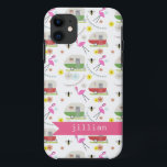 Retro Trailer en Flamingos Patroon Case-Mate iPhone Case<br><div class="desc">Dit product heeft een patroon dat illustraties bevat van op retroactief  geïnspireerde kampeerwagens,  roze flamingos,  bijen en bloemen.</div>