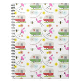 Retro Trailer en Flamingos Patroon Notitieboek (Voorkant)