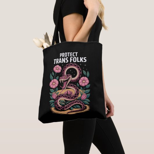 Retro Trans Pride Trans Right Protect Trans Folks Tote Bag (Dichtbij)