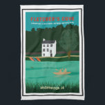 Retro Travel Poster Fletcher's Cove Washington DC Theedoek<br><div class="desc">Deze retro-stijl keukenhanddoek met reisontwerp is voorzien van Fletcher's Cove (Fletcher's Boathouse) op het Chesapeake & Ohio Canal National Historic Landmark in Washington DC. Het is perfect voor iedereen die in het weekend heeft doorgebracht met varen en rennen langs het oude kanaal en het jaagpad.</div>
