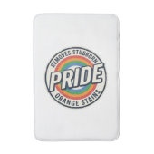 Retro trots protest regenboog badge vector ontwerp badmat (Voorkant Verticaal)