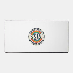 Retro trots protest regenboog badge vector ontwerp bureaumat