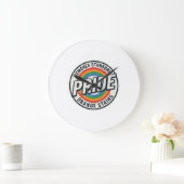 Retro trots protest regenboog badge vector ontwerp grote klok (Huis)