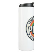 Retro trots protest regenboog badge vector ontwerp thermosbeker (Gedraaid links)
