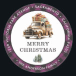 Retro Truck Paarse Merry Christmas Retour Adres Ronde Sticker<br><div class="desc">Creëer mooie kerstretour adreslabels met een retro truck in een paarse buffalo plaid lijst. Personaliseer deze paarse geruite kerstlabels eenvoudig met jouw naam en adres.</div>