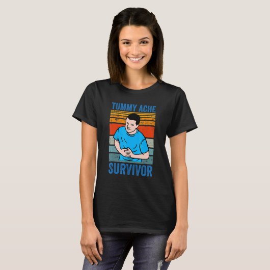 Retro Tummy Ache Survivor Stomachache IBS Meme T-shirt (Voorkant volledig)