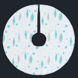Retro Turquoise Diamond & Starburst Tree Skirt Kerstboom Rok<br><div class="desc">Deze Retro Turquoise Diamonds en Starbursts kerstboomrok patroon is een nieuwe stap in een stijl. Het bevat kitschy, grijze starbursts op turquoise polka stippen, die geometrische, turquoise- en grijze diamantvormen omgeven. Pas de achtergrondkleur aan op dit moderne product uit het midden van de eeuw als je het gevoel hebt dat...</div>