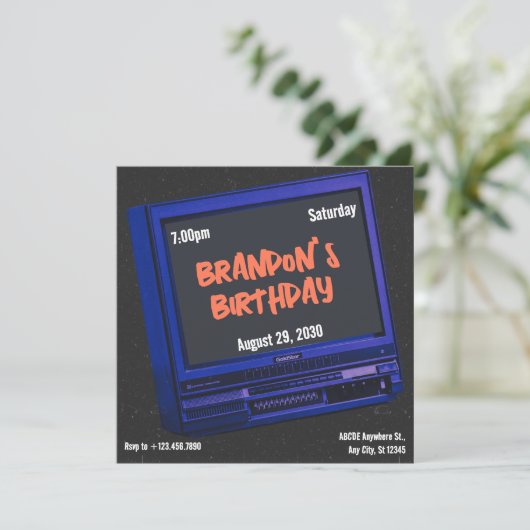 Retro tv esthetische verjaardagsuitnodiging kaart (Staand voorkant)