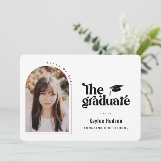 Retro Type Afstuderen Foto Aankondiging (Staand voorkant)