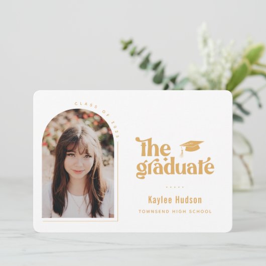 Retro Type Afstuderen Foto Aankondiging (Staand voorkant)