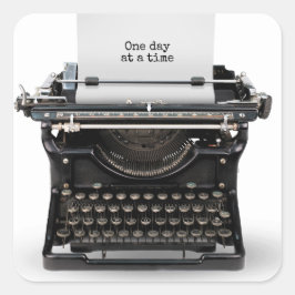 Retro typemachine met offerte vierkante sticker