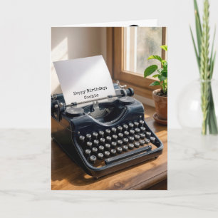 Retro typemachine op een verjaardag bij een raam kaart