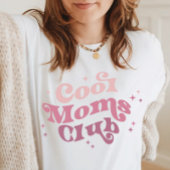 Retro typografie mama geeft moeder kleurrijk plezi t-shirt