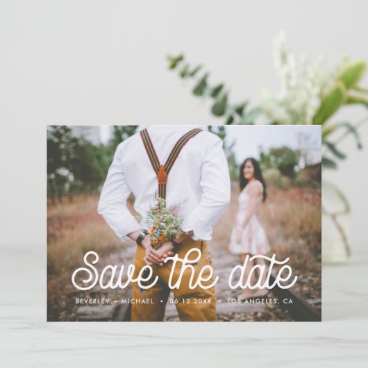 Retro typografie Save the Date fotokaart (Staand voorkant)