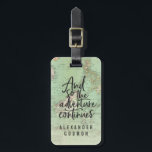 retro-typografie van het avontuur bagagelabel<br><div class="desc">En zo zet het avontuur het moderne ontwerp van de manuscripttypografie met  kaart voort. Met ruimte voor personalisatie. Ideale nieuwe baan,  bruiloft,  afstuderen,  nieuwe thuiscadeau.</div>