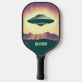 Retro UFO bij zonsondergang gepersonaliseerd Pickleball Paddle (Achterkant)