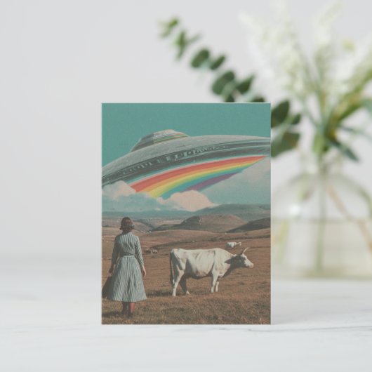 Retro UFO boven de Koe Briefkaart (Staand voorkant)