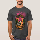 Retro UFO Cow Alien Forest Scene Funny Sci-Fi T-shirt (Voorkant)