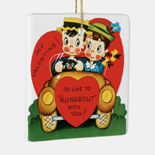 Retro Valentijnsdag,  meisje en jongen in de auto Keramisch Ornament (Rechts)