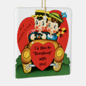 Retro Valentijnsdag,  meisje en jongen in de auto Keramisch Ornament (Rechts)