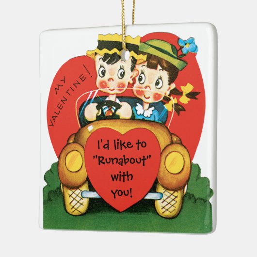 Retro Valentijnsdag,  meisje en jongen in de auto Keramisch Ornament (Links)