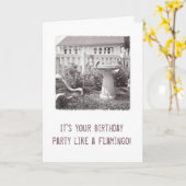 Retro Verjaardag Flamingo Schattigee tuin Birdbath Kaart (Gele Bloem)