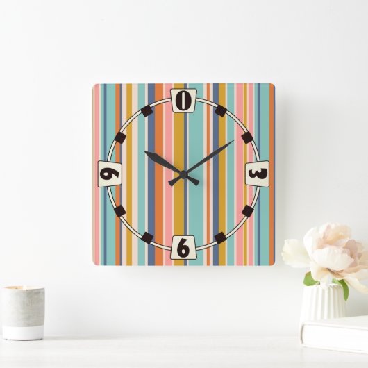 Retro verticaal oranje blauw en geel roze strepen vierkante klok (Huis)