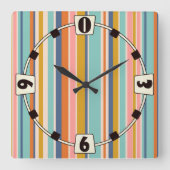 Retro verticaal oranje blauw en geel roze strepen vierkante klok (Voorkant)