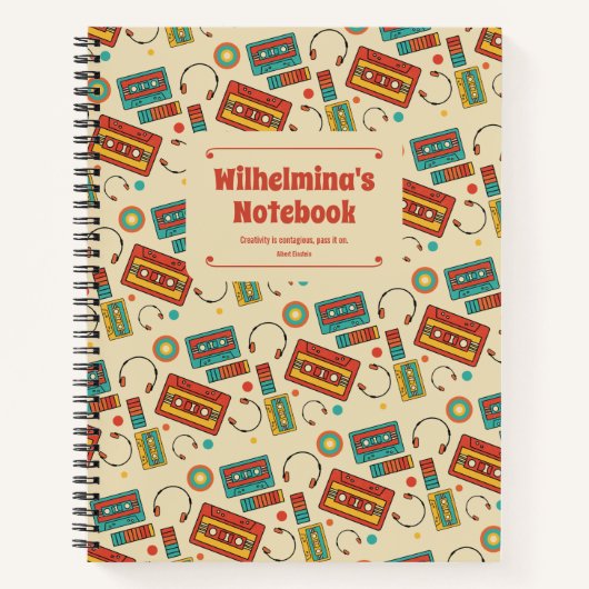 Retro Vibes - 1980s Cassettebandjes Pattern Notitieboek (Voorkant)