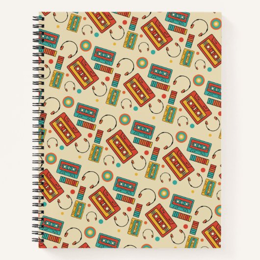 Retro Vibes - 1980s Cassettebandjes Pattern Notitieboek (Voorkant)