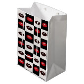 Retro Vibes Rode Lippen Zwart-wit Checkerboard Medium Cadeauzakje (Voorkant Gekanteld)