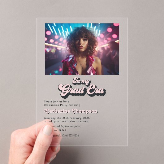 Retro vibes trendy in mijn Afstudeerder tijdperk a Acryl Uitnodigingen (Insitu (Draagbaar))