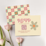 Retro Vintage 70s bruiloft QR RSVP<br><div class="desc">Deze gedurfde bruiloft RSVP-kaart omarmt een groovy jaren 70-thema. De voorkant heeft een roze met retro koraalroze letters en de achterkant heeft een levendig retro geruit patroon in combinatie met bloemen. Dit eenvoudige ontwerp is ideaal voor koppels die houden van charme met een moderne twist. Ideaal voor retro-geïnspireerde, boho- of...</div>