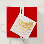 Retro Vintage Christmas Santa Car Adres Typo Bedankjes Labels<br><div class="desc">Deze nostalgische folie-gunsttag heeft een ontwerp met een vrolijke kerstman die in een ouderwetse auto reist in plaats van een slee. Het adres is geschreven in schone, eenvoudige schreefloze typografie, terwijl de naam is geschreven in stijlvolle typografie met retro vibes. Perfect voor de kerstmarkt mailings, business branding, en promotioneel gebruik....</div>