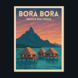 Retro Vintage Reizen Bora Bora Frans Polynesië Briefkaart<br><div class="desc">Dompel jezelf onder in tropische luxe met dit vintage op reizen geïnspireerde briefkaart met het eiland Bora Bora. Met zijn iconische overwaterbungalows, turquoise lagunes en majestueuze Mount Otemanu, vangt dit stuk de tijdloze allure van het kroonjuweel van Frans Polynesië. Perfect voor eilandliefhebbers, huwelijksreizigers in hart en nieren en fans van...</div>