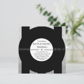 Retro Vinyl Record Chic Zilveren Huwelijksuitnodig Kaart (Staand voorkant)