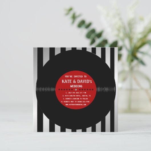 Retro Vinyl Record l Modern Weddenschap Kaart (Staand voorkant)