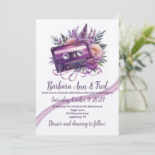 Retro Violet Vibes Cassettebandje Invitation Kaart (Staand voorkant)
