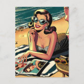 Retro Vrouw aan het strand een Mode Magazine lezen Briefkaart (Voorkant)