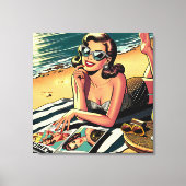 Retro vrouw aan het strand leest een modeblad canvas afdruk (Voorkant)