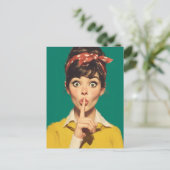 Retro Vrouw die Stilte vraagt Briefkaart (Staand voorkant)