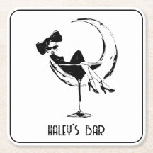 Retro vrouw in Martini Glass Bar