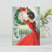 Retro vrouw in rode krans Kerstmis Feestdagenkaart (Staand voorkant)