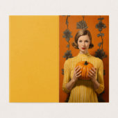 Retro vrouw met een pompoen kaart (Buitenkant ongevouwen)