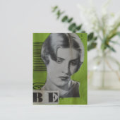 Retro vrouw op groene mixed media collage briefkaart (Staand voorkant)