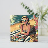 Retro vrouw op het strand leest een modeblad kaart (Staand voorkant)