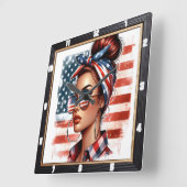 Retro Vrouw Patriottische Amerikaanse vlag Vierkante Klok (Hoek)