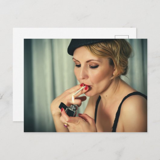 Retro vrouw roken briefkaart (Voorkant / Achterkant)