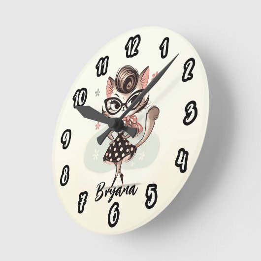 Retro vrouwelijk katje met kattenbril ronde klok (Hoek)