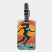 Retro Vrouwelijke Voetbalspeler Bagagelabel (Voorkant verticaal)